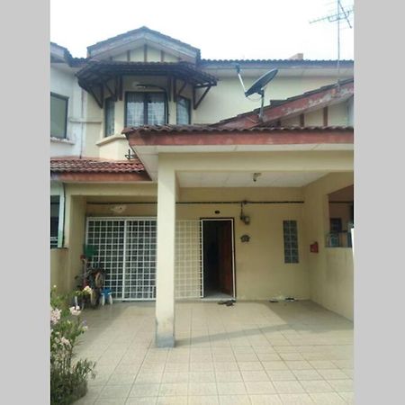 Orked Aeridina Homestay Puchong Εξωτερικό φωτογραφία